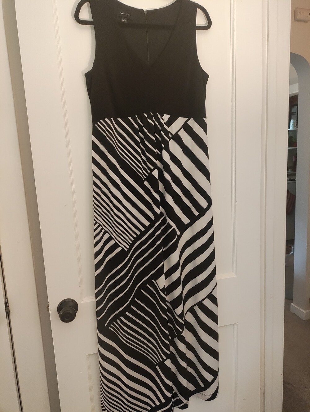 AB Studio Black White Maxi Dress L 70s Inspired Retro Mod Geometric Stripe